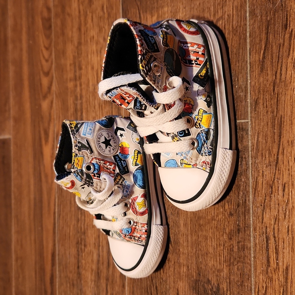 Kids Converse - Picture 3 of 9